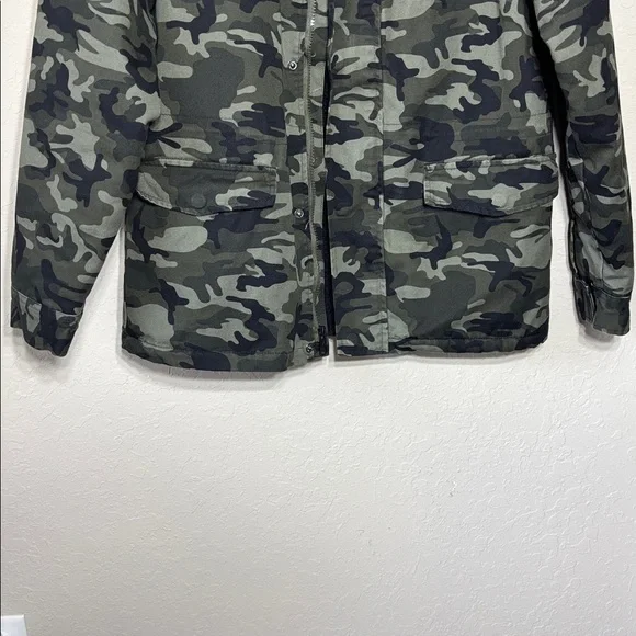 Marc Ecko Cut & Sew Men's insulated Camouflage Vintage 2000’s Y2K Jacket Size S - Picture 5 of 10